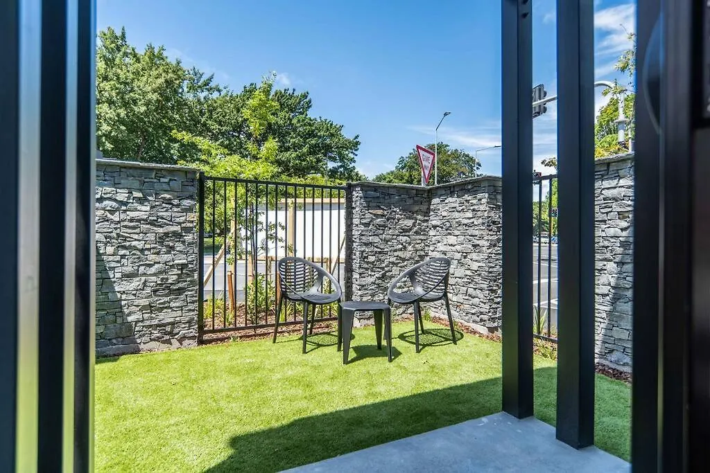 Brand New Opposite Hagley Park Close Cbd Hospital Christchurch Apartment
